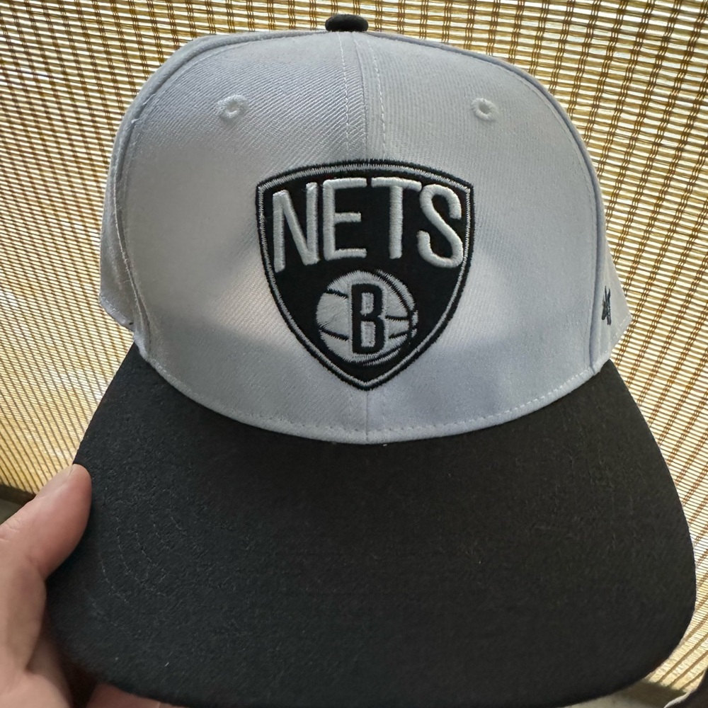 Brooklyn Nets white/black SnapBack Hat